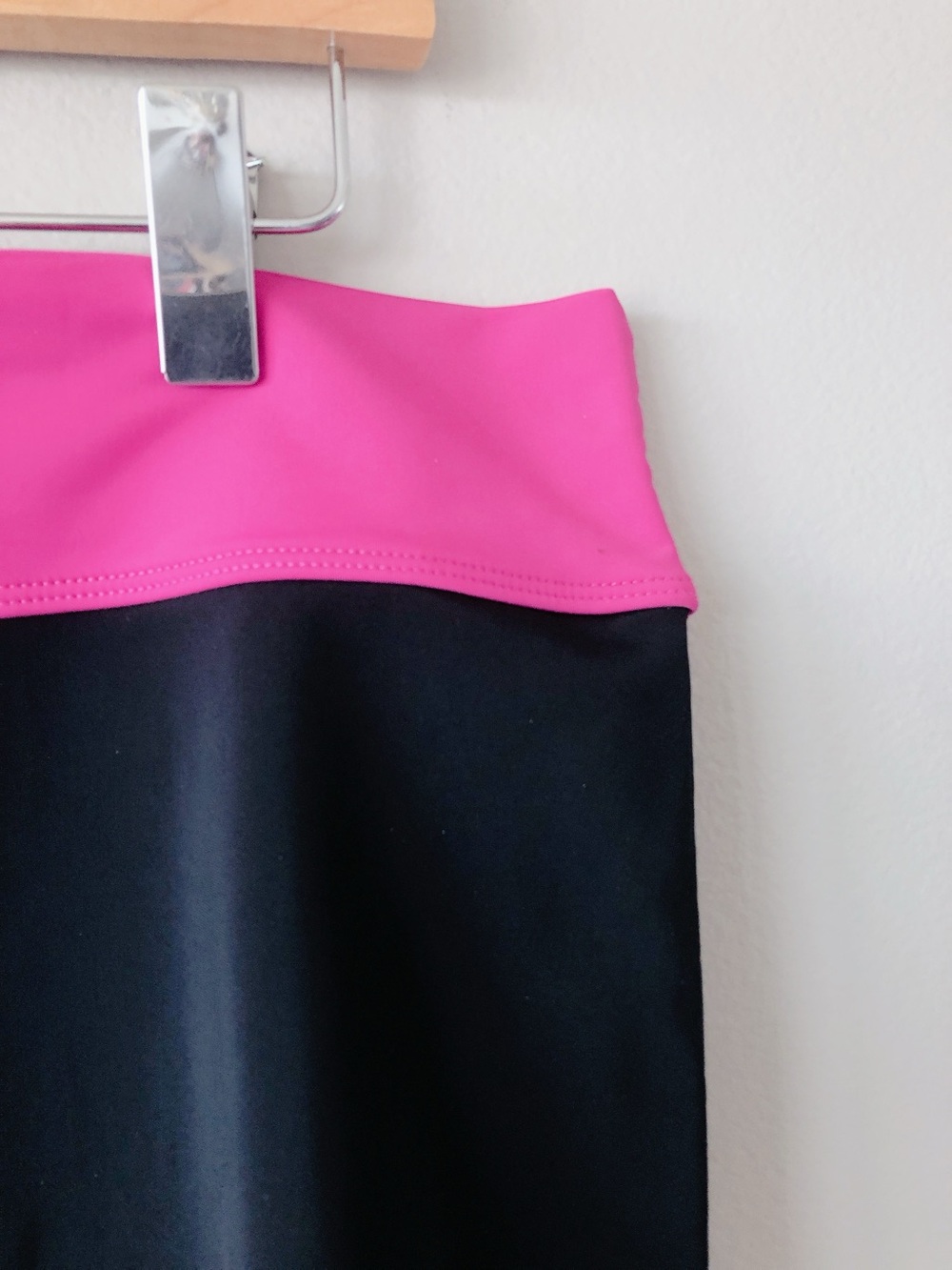 Lole Black Skirt with Pink Waistband Women's Active Skirt swimsuit coverup - Picture 4 of 12